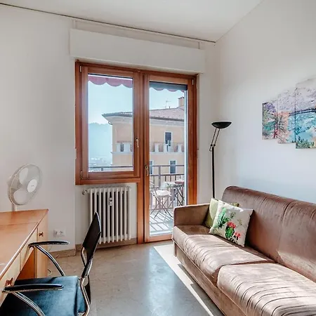 Sweet On The Lake - Downtown Apartment *
